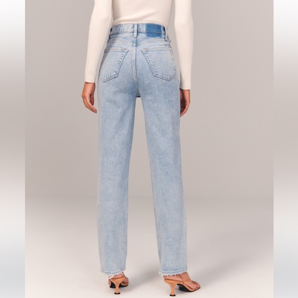 COPY - Abercrombie The 90’s straight ultra high rise jeans - Picture 2 of 3